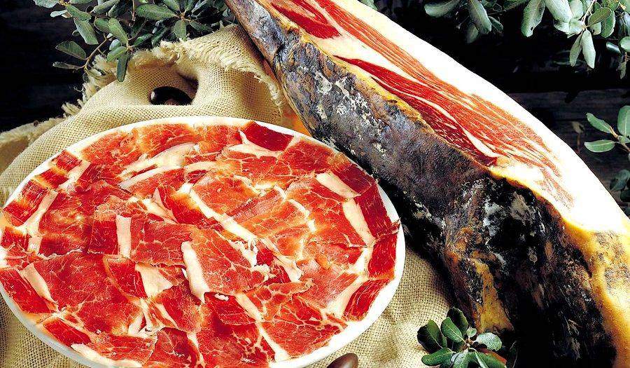 Cómo se elabora el mejor jamón de Extremadura