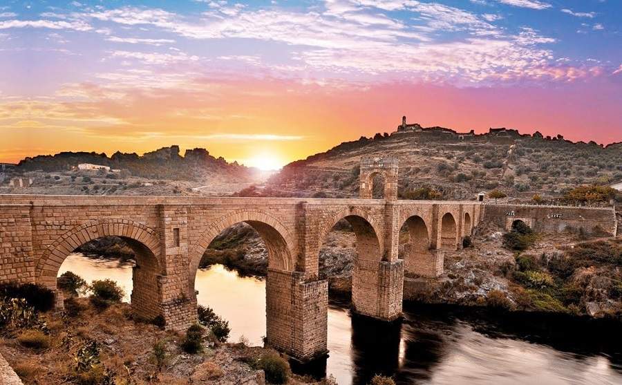 Puente romano de Alcántara: Descubre su historia