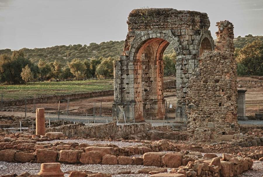 Ciudad romana de Cáparra en Cáceres ¡Descúbrela!